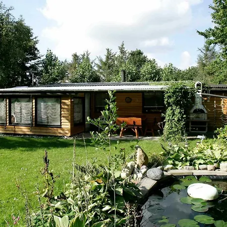 Two-bedroom Holiday In 1 *