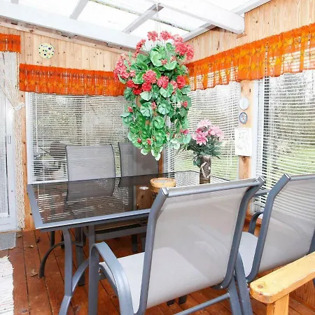 Ferienhaus Two-bedroom Holiday In 1